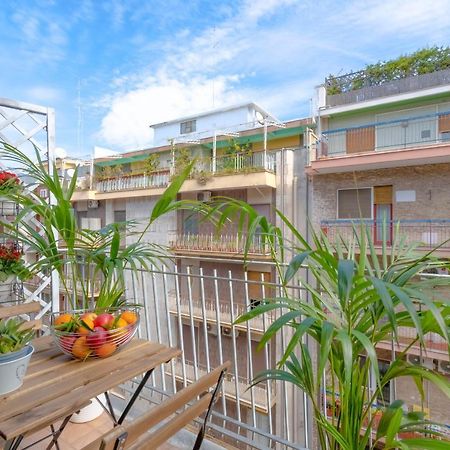 Modern Apartment To Relax In The City Center Bari Buitenkant foto
