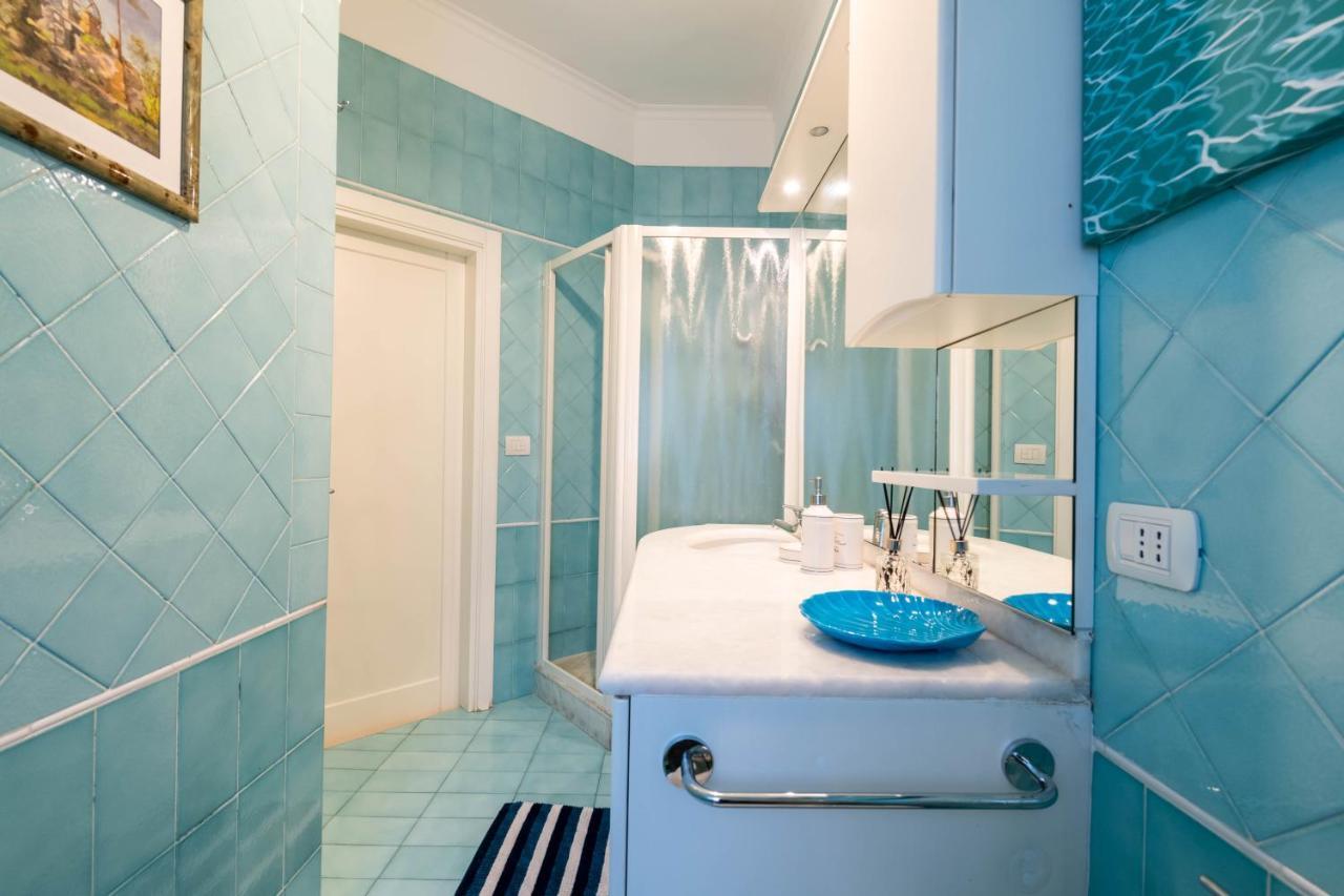 Modern Apartment To Relax In The City Center Bari Buitenkant foto