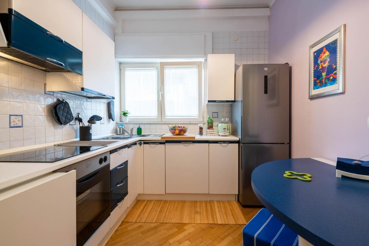 Modern Apartment To Relax In The City Center Bari Buitenkant foto