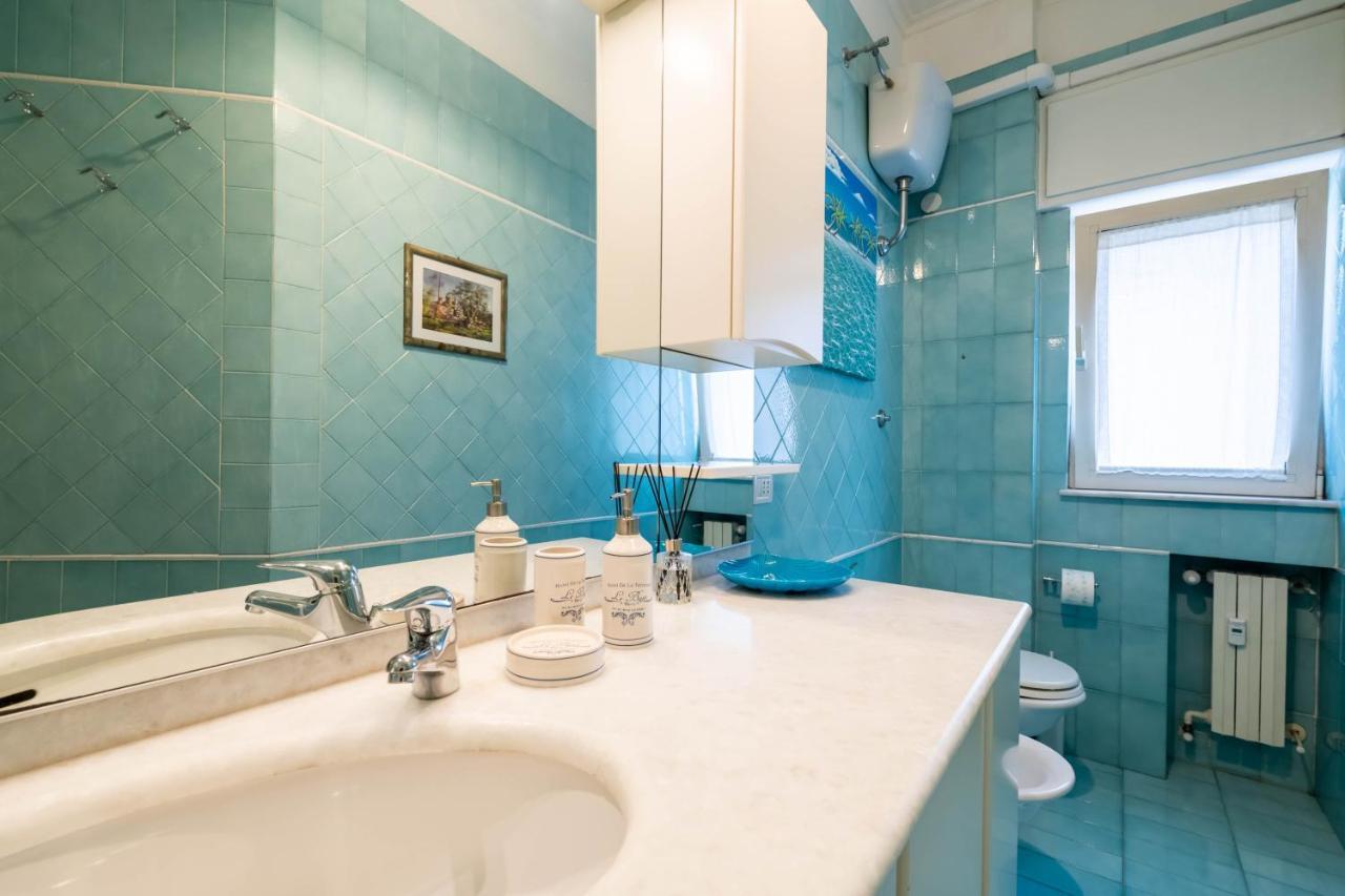 Modern Apartment To Relax In The City Center Bari Buitenkant foto