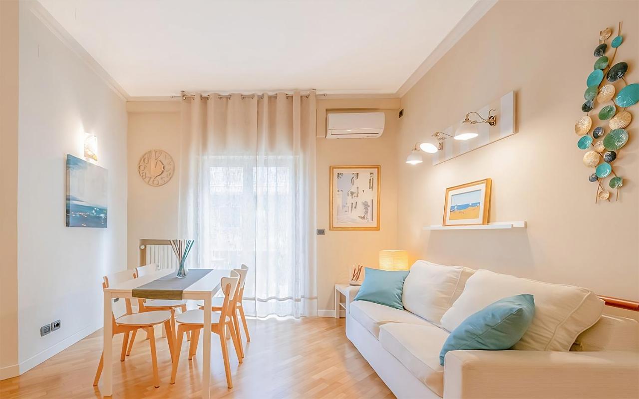 Modern Apartment To Relax In The City Center Bari Buitenkant foto